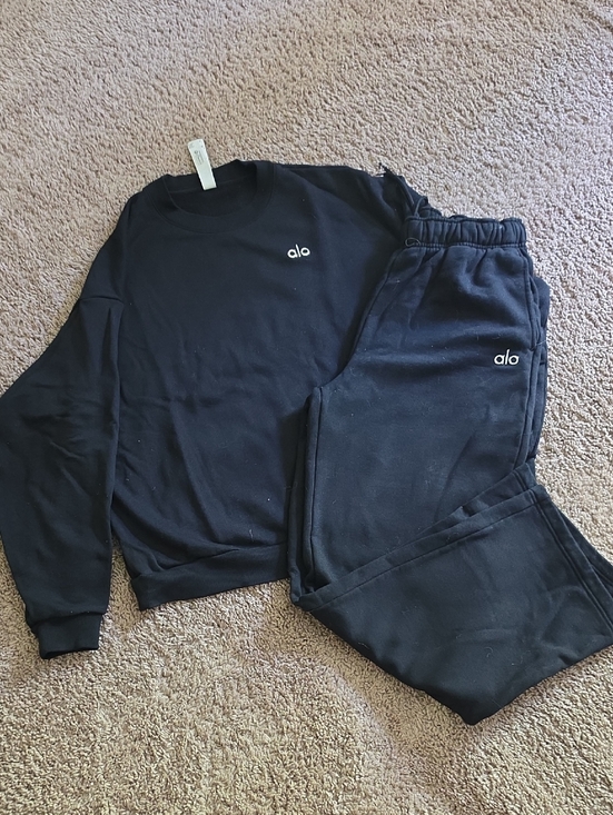 ALO Yoga Other - Alo Black Logo Crewneck Sweatshirt & Sweatpants Straight Leg Set Size Medium